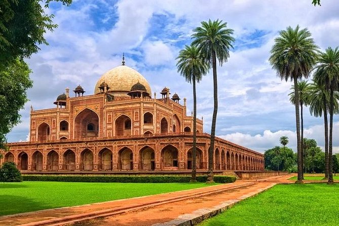 09 Hour Tour Of Delhi With India Gate Qutab Minar And Humayuns Tomb - A private way to handle a difficult city