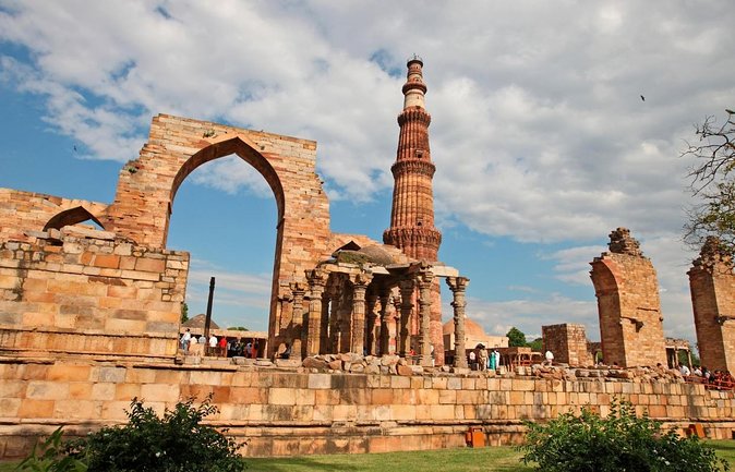 09 Hour Tour Of Delhi With India Gate Qutab Minar And Humayuns Tomb - India Gate: a national memorial in the city center