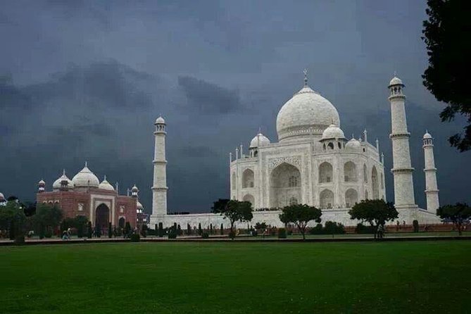 1-Day Trip to Taj Mahal, Agra from Bangalore with Both Side Commercial Flights - Leaving Bangalore Before Sunrise