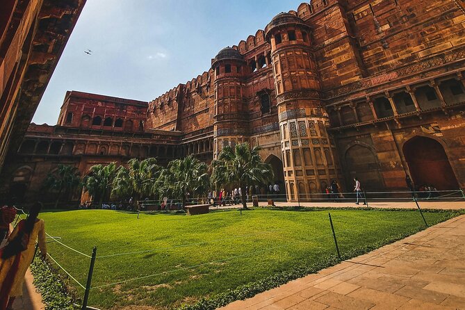 1-Day Trip to The Taj Mahal and Agra with Both side Commercial Flights - Why this flight-and-car combination works