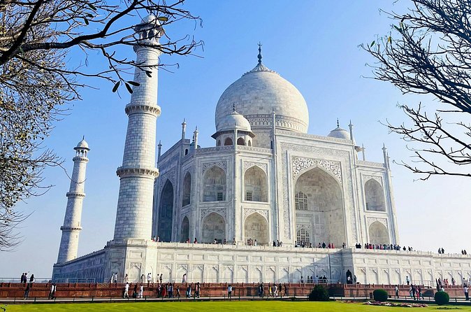 1-Day Trip to The Taj Mahal and Agra with Both side Commercial Flights - Lunch and the Agra shopping stop