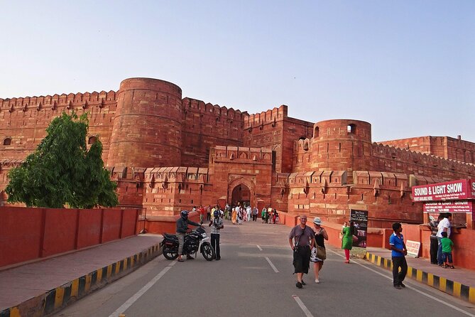 1-Day Trip to The Taj Mahal and Agra with Both side Commercial Flights - Comfort, clothing, and practical preparation