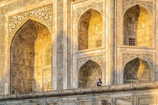 1-Day Trip to The Taj Mahal and Agra with Both side Commercial Flights - Meeting the Taj Mahal at last