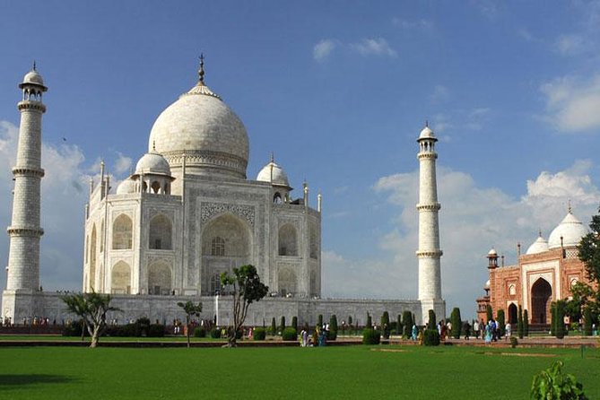 11 Days Golden Triangle & Varanasi With Luxury Accommodation,internal Flights - Key details before you book