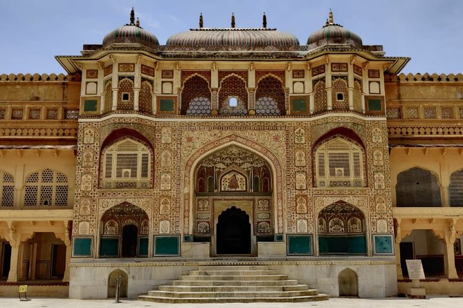 2-Day Private Jaipur City Sightseeing Tour with Three Forts - Day one: Amer Fort, stepwell, and the Pink City