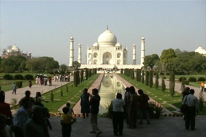 2-Day Tour to Taj Mahal, Agra from Hyderabad with Both Side Commercial Flights - The handicraft stop in Agra