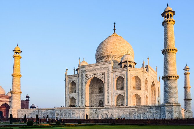 2-Day Tour to Taj Mahal and Agra from Chennai with Both Side Commercial Flights - Day two: Seeing the Taj Mahal at 6 a.m.