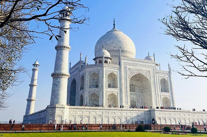 2-Day Tour to Taj Mahal and Agra from Chennai with Both Side Commercial Flights - Private transport, meals, and what is included