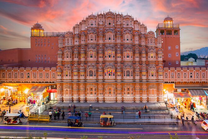 3 Day Luxury Golden Triangle Tour to Agra & Jaipur from New Delhi - Day one: Qutub Minar begins a packed Delhi tour