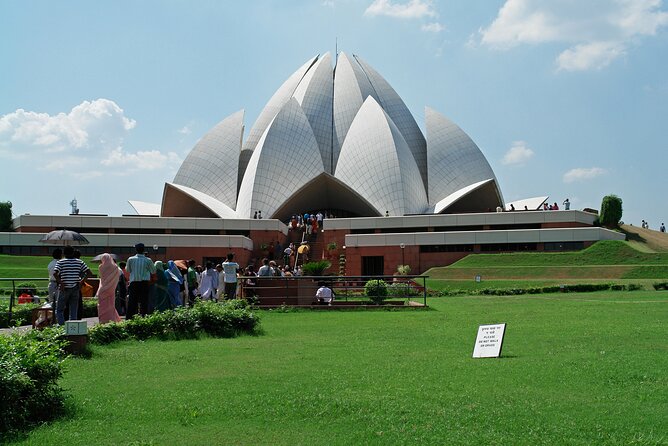 3 Day Luxury Golden Triangle Tour to Agra & Jaipur from New Delhi - Chandni Chowk, Jama Masjid, and a rickshaw ride in Old Delhi