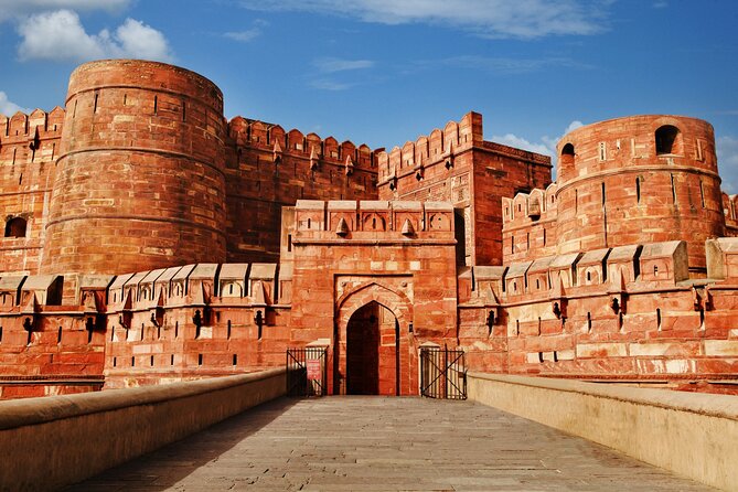 3-Day Private Golden Triangle Tour to Agra &Jaipur from New Delhi - Day 2: Sunrise at the Taj Mahal and the road to Jaipur