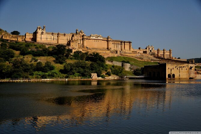 3 Days Golden Triangle Tour - Jaipur brings forts, palaces, and precision instruments