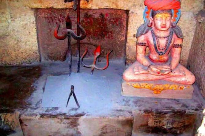 3 Days Ujjain Mahakal and Omkareshwar Jyotirlinga Darshan Tour - Day 1: Ujjain temples, caves, and the Mahakal Lok corridor