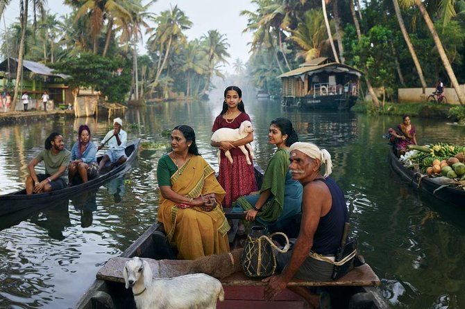 4 Days Best of Kerala Tour with Private Houseboat, Sightseeing & Car - Key points at a glance