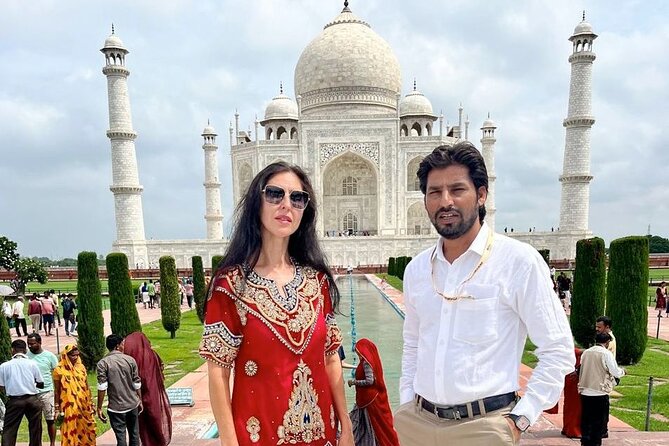 5-Day Golden Triangle Tour with Cultural Heritage-Taj & More - Delhi begins with faith, spices, and imperial design