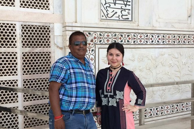 5-Day Private Luxury Golden Triangle Tour to Agra and Jaipur From New Delhi - Day 3: Taj Mahal sunrise, Agra Fort, and Chand Baori