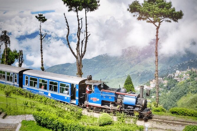 5-Day Private Tour of Gangtok and Darjeeling - Tiger Hill at 4 a.m. for Kanchenjunga