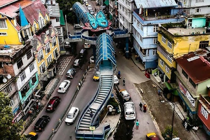 5-Day Private Tour of Gangtok and Darjeeling - Ghoom Monastery and Batasia Loop