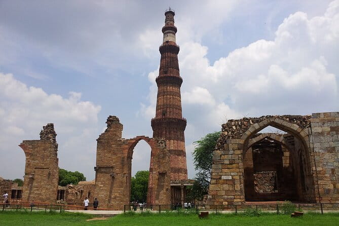 5 Days Golden Triangle With Ranthambore Wildlife - Agra’s Taj Mahal at sunrise