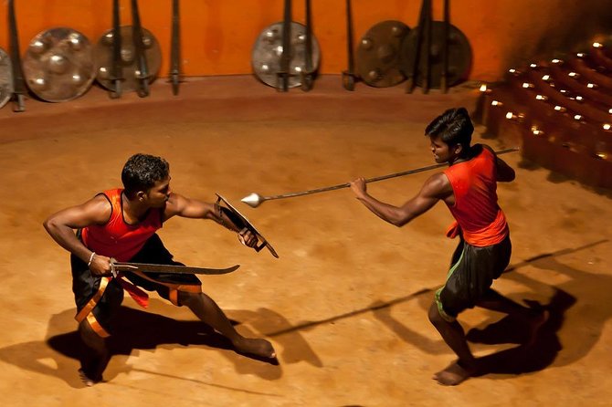 5 Days Kerala Tour Package With 4 Star Stays & Private Houseboat - Day 4: Alleppey’s backwaters by private houseboat