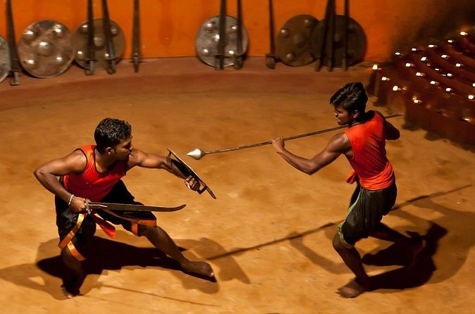 5 Days Kerala Tour Package With 4 Star Stays & Private Houseboat - The private format and daily pace