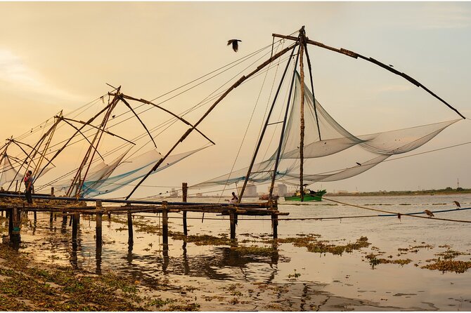 5 Days Kerala Tour with Private Car Houseboat Munnar and Thekkady - What the $295 price really covers