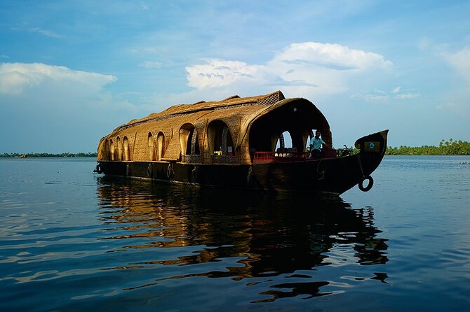 5 Days Luxury Kerala Tour with Houseboat Experience - What makes this Kerala tour worth considering