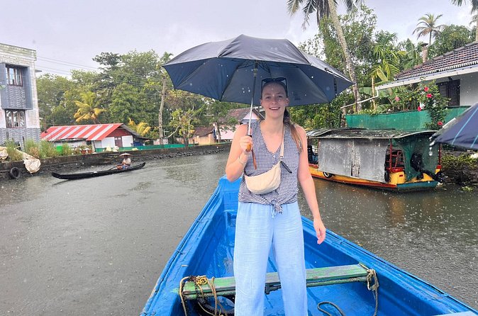 6hrs Alleppey Houseboat Tour-Serene Canals, Local Life & Food. - Lunch before the Muttel Thod canoe ride
