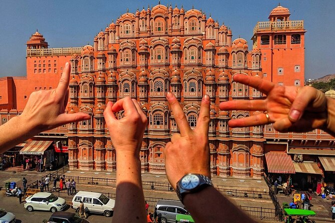 7 Day Golden Triangle Tour { Delhi Agra Jaipur Tour } - The road to Jaipur and an evening on your own