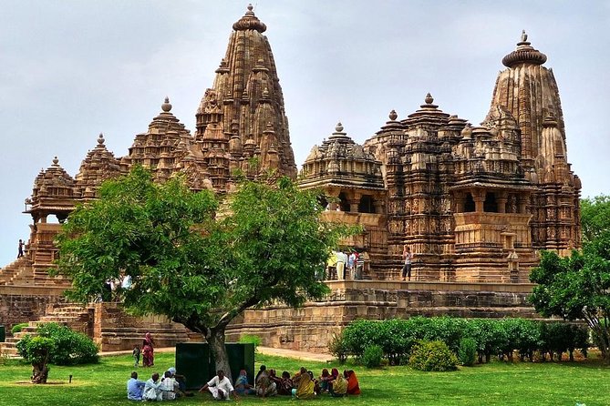 9 - Days Private Golden Triangle Tour with Khajuraho & Varanasi - Delhi begins with Mughal power and crowded streets