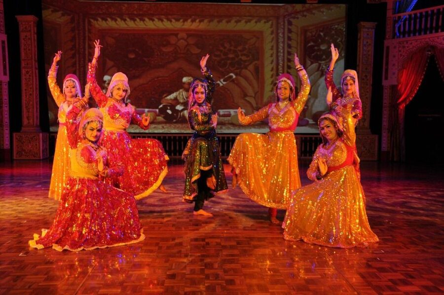 Agra Evening Tour with Sunset view Taj Mahal - Guide style and the quality of the evening