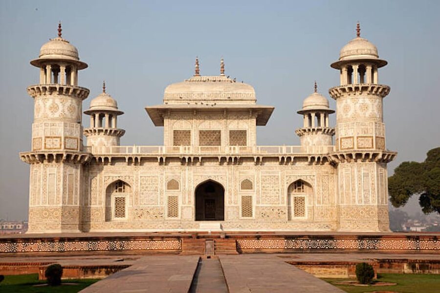 Agra fort, Baby Taj & Mehtab Bagh Express Ticket With Option - Who will get the most from this experience