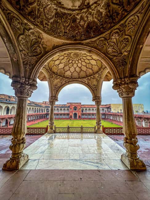 Agra Fort: Guided UNESCO Heritage Walking Tour - Key points at a glance