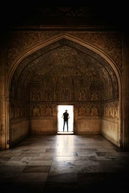 Agra Fort: Guided UNESCO Heritage Walking Tour - The mirrored palace and Anguri Bagh