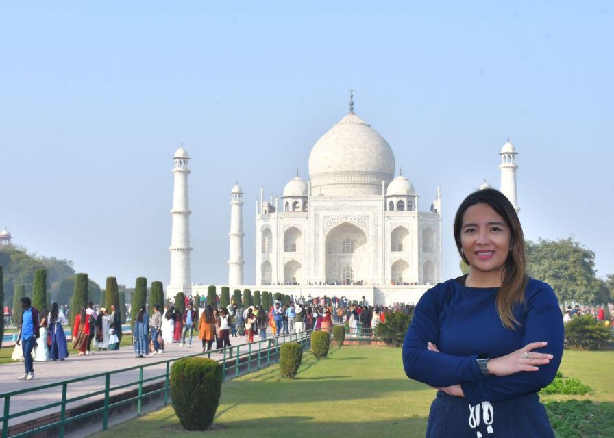Agra: Guided Tour of Taj Mahal, Agra Fort and Fatehpur Sikri - Lunch and the return to Agra