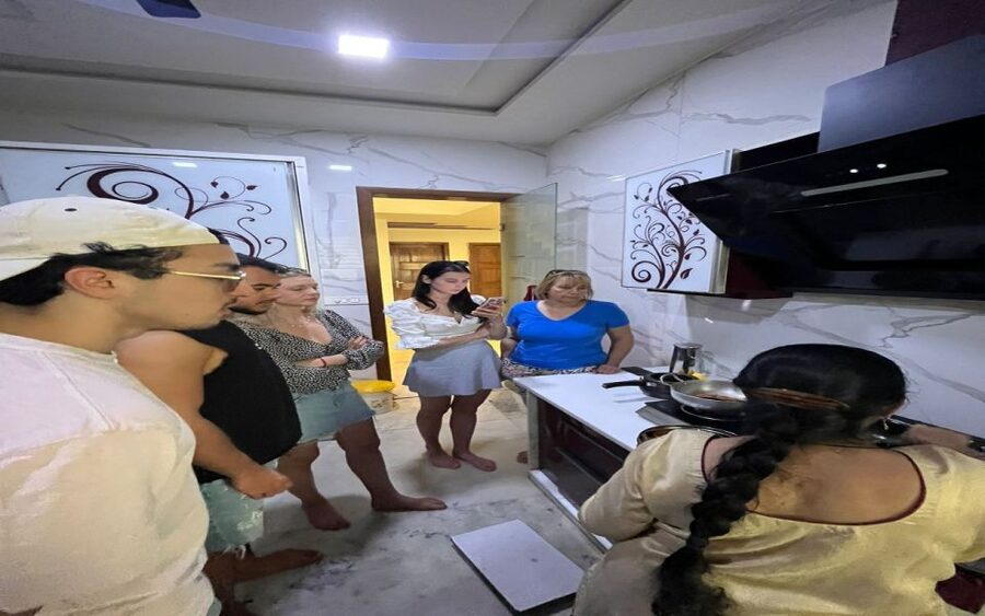 Agra: Indian Food Private Cooking Class - Meeting the Indian mother who leads the cooking