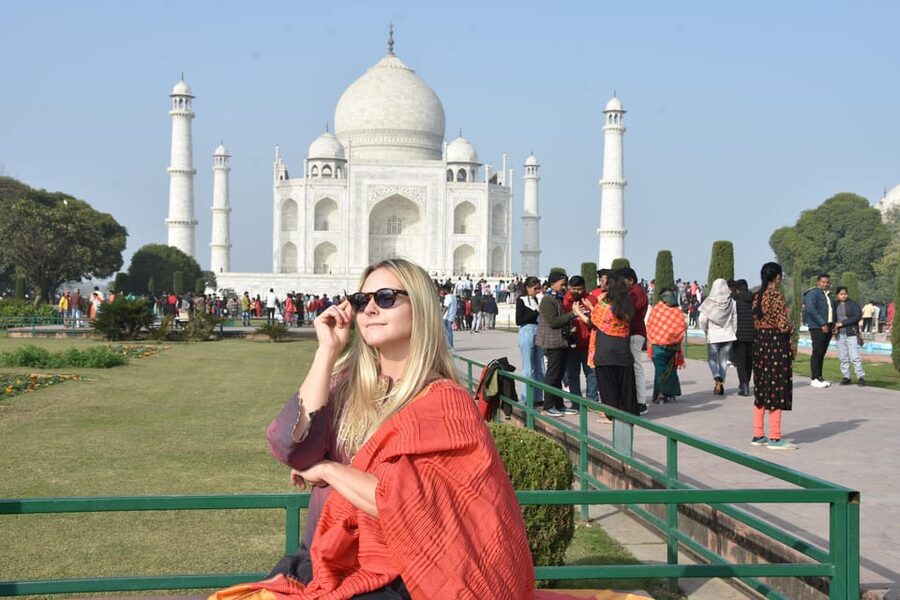 Agra Local Sightseeing with Sunrise or Sunset Experience - Guides, languages, and the human side of the tour