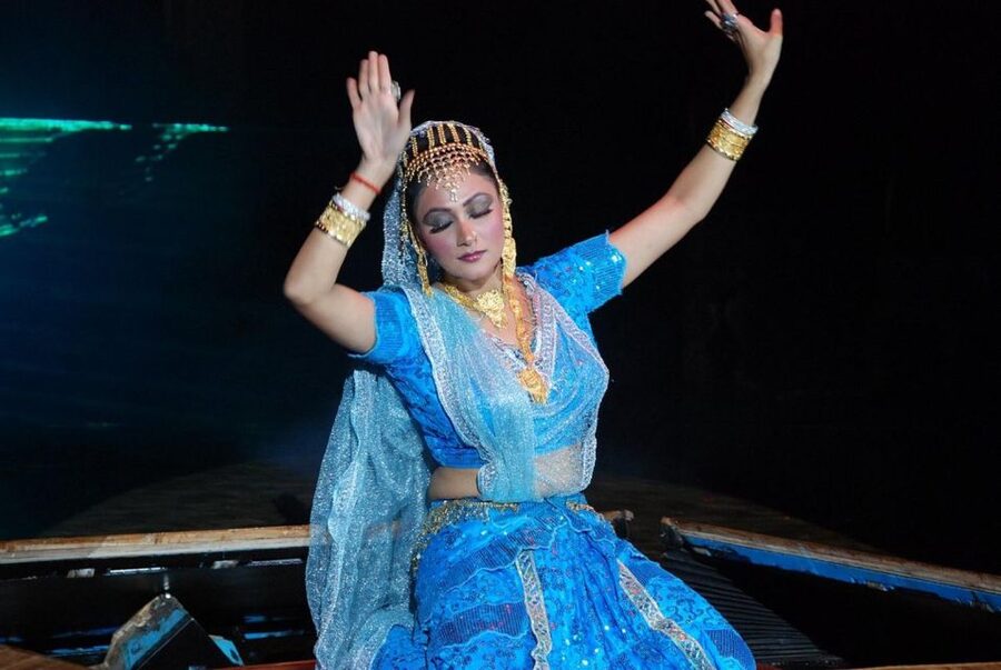 Agra: Mohabbat the Taj show tickets and agra transfers - What the Mohabbat the Taj show is really about