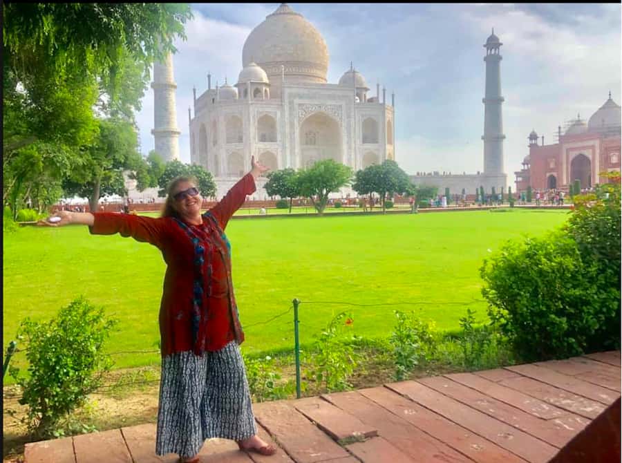 Agra: Premier Tour of Taj Mahal & Agra Fort All Inclusive - Lunch with Indian choices, but pay as you eat