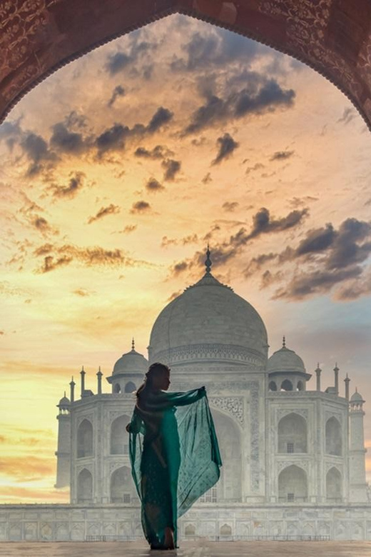 Agra: Skip-the-Line Fast Entry Ticket to the Taj Mahal - Which guides may shape your experience