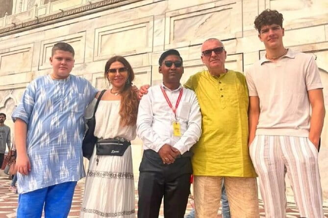 Agra: Skip-the-Line Taj Mahal and Agra Fort Tour - All Inclusive - Pickup in Agra and the value of a private car