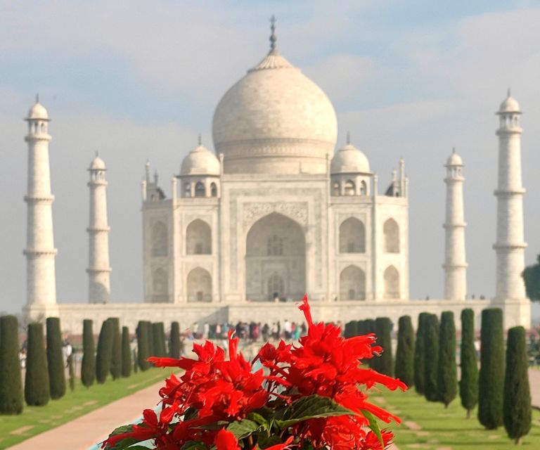 Agra: Skip-the-Line Taj Mahal Guided Tour with Multi Options - What the private format means for families and couples