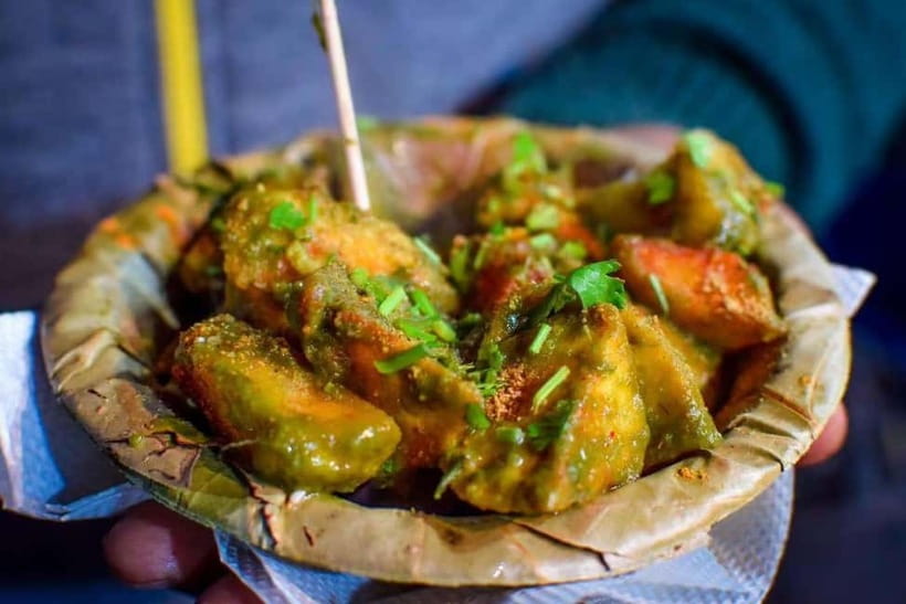 Agra: Street Food Walking Tour, Spice Market, & Tuk-tuk Ride - The tuk-tuk ride sets the tone