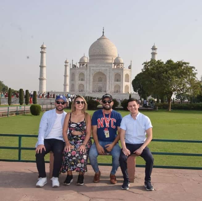 Agra: Taj Mahal & Agra Fort Skip-the-Line Private Tour - What the guide adds to the day