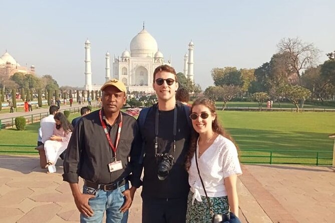 Agra Taj Mahal and Mausoleum Tour with Guide - Meeting your guide in Agra
