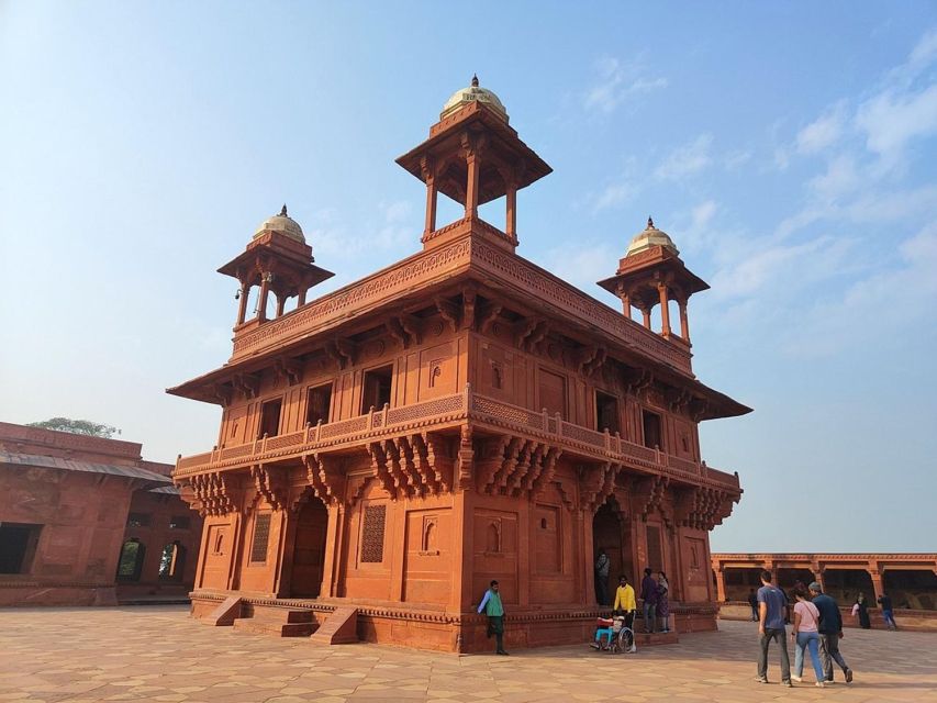 Agra to/from Jaipur with Chandboari Stepwell & Sikri Visits - Best for couples, families, and flexible private groups