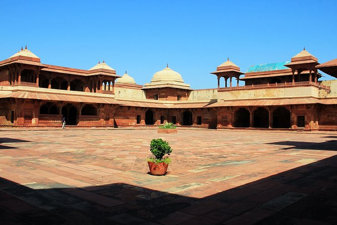 Agra To Jaipur Drop Via Fatehpur Sikri & Chand Baori, Step Well - Why this transfer works better than a plain road trip