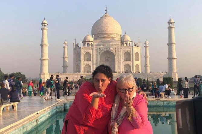 All Inclusive Day Trip to Taj Mahal, Agra Fort from Delhi by Car - A 5-star buffet lunch at the DoubleTree by Hilton