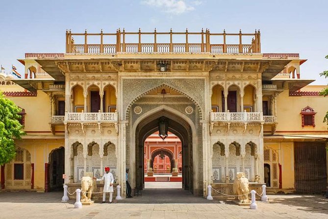 All Inclusive Private Jaipur City Tour with 5-star Lunch & Guide - Jaipur shopping, with room to say no