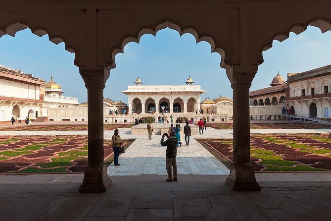 All-Inclusive Taj Mahal, Agra Fort & Fatehpur Sikri Private Tour - Agra Fort: a palace, fortress, and royal prison